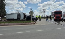Yeşilyurt’ta araç devrildi: 3 yaralı