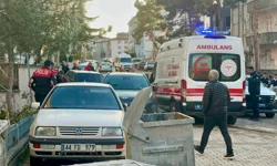 Zaviye’de kanlı kavga: Baba ve oğlu bıçaklandı