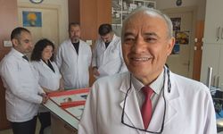 Türk profesörden eşine büyük jest: Keşfettiği çiçeğe onun adını verdi!