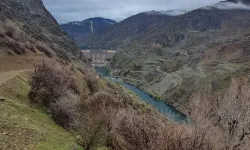 Demirel temelini attı Özal açılışını yaptı! Cumhuriyetin mirası Karakaya Barajı