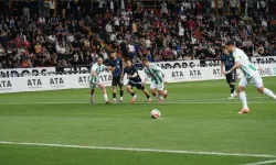 Kayseri ve Malatyalı taraftarlar maç 3-3 olunca birbirine girdi!