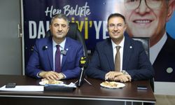 Koltuk eski başkanın oldu: İYİ Parti Malatya’daki devir teslimde dikkat çeken mesajlar!