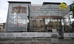 Malatya Gazi İlkokulu kütüphaneye dönüşüyor: Brandaların arkasındaki hummalı mesai görüntülendi