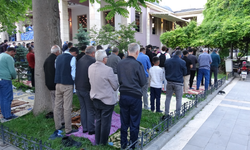 Malatya'da bayram coşkusu camilerden taştı! İşte ilk kareler ve bayramlaşma anları