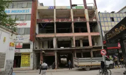Malatya’da korkutan tablo: 5.6’lık sarsıntı ağır hasarlı binaları yeniden gündeme getirdi!