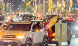 Malatya’da şampiyonluk gecesi: Sokaklar sarı-kırmızıya boyandı!