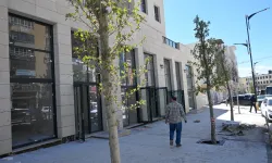 Saray Mahallesi’nde pazartesi başlıyor: Dükkânlar tamam, peki ya ofisler?