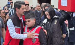 Son görevde boğazlar düğüm düğüm: Şehit eşinin tabutunu omuzladı
