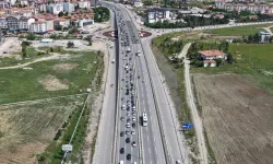 Tatilin son gününde dönüş yoğunluğu! Trafik kilitlendi