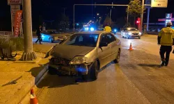 Malatya Caddesi’nde iki otomobil çarpıştı!