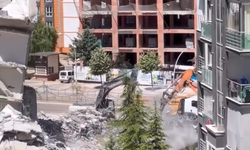 Malatya zaten nefes alamıyordu: Bostanbaşı’ndaki enkaz alanından gelen görüntü isyan ettirdi!