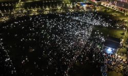 Malatya’da telefon ışıkları parkı aydınlattı: Celal Karatüre konserinde görülmemiş çoşku!