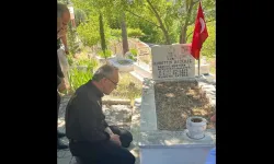 Vali Yavuz yine gönülleri fethetti: Şehidin kabri başındaki o hareketi takdir topladı