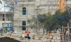 Yeni Camii önündeki Gedaş prefabriği ne zaman kaldırılacak?