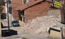 Yol çalışmasının gölgesindeki tehlike: Malatya Beydağı’nda aylardır süren enkaz kabusu!