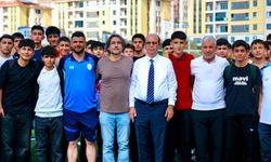 Yüzlerce genç sahaya indi, Başkan Geçit sahadan duyurdu: "Söz vermiştik!"