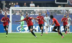 Arjantin son 16 turunda tarih yazdı! Efsanevi geri dönüş
