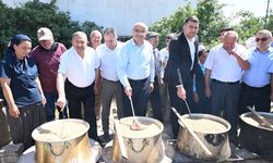 Büyükşehir’den Darende’ye çifte ziyaret: Başkan Sami Er hem yatırımları anlattı hem aşureye katıldı