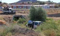 Hekimhan’da korkutan kaza: Kavşakta çarpışan araçlar savruldu!