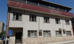 Malatya'da temel kazısı felakete davetiye çıkardı: Mühürlenen binadan parçalar kopmaya başladı!