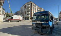 Özalper Mahallesi’nde 3 araç birbirine girdi: 7 yolcu hastanelik oldu