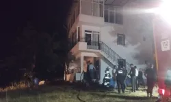 Akçadağ’da iki katlı evde yangın: Elektrik kontağı alev saçtı