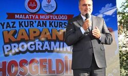 Kur’an kursu öğrencilerinden renkli ve anlamlı kapanış gösterisi