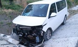 Malatya yolunda kaza: Menfeze çarpan sürücü yaralandı