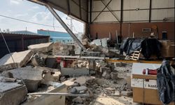 Malatya’da mobilya fabrikasının duvarı çöktü