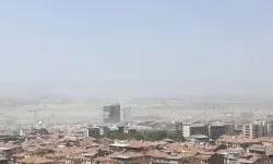 Rüzgar bir anda çıktı! Malatya’da TOKİ şantiyelerinden yükselen toz bulutu gökyüzünü kapladı