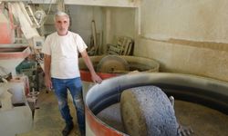 Teknolojiye direnen asırlık değirmen Akçadağ'da hizmet vermeye devam ediyor