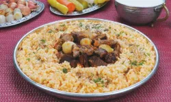 Tencerenin ortasına bakır tas koyup 3 saat pişiriyorlar! İşte Malatya’nın unutulmaya yüz tutan o lezzeti
