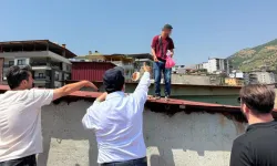 Türkiye’yi gezerek canına kıymaya çalışan şahıs 242’nci kez çatıya çıktı!