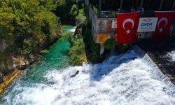 Çırçır Şelalesi Turkuaz rengiyle büyülüyor