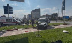 Yeşilyurt’ta peş peşe kazalar: Karakavak ve Topsöğüt Kavşağı’nda çarpışma!