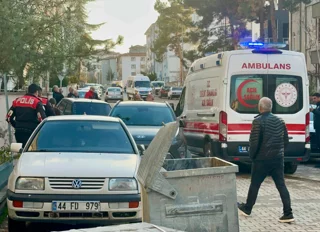 Zaviye’de kanlı kavga: Baba ve oğlu bıçaklandı