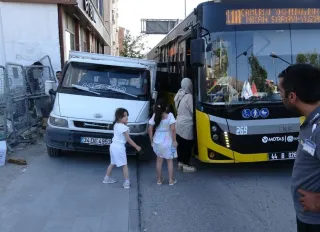 Kaldırım işgaline ibretlik ceza! Malatya’da hatalı park trafiği felç etti