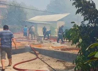 Malatya Darende’de yangın evlere sıçradı! Hava desteği seferber edildi