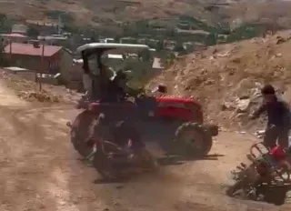 Malatya’da traktörü kalabalığın üzerine süren sürücü tutuklandı! Kardeşi konuştu
