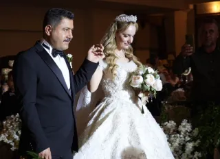 Protokol ve medya camiası bu düğünde buluştu: Bozkurtoğlu ailesinin mutlu günü