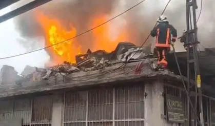 Malatya'da Sanayi Sitesi'nde yangın: Kaporta dükkânı alevlere teslim oldu!