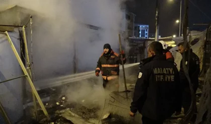 Akpınar'da yangın: İki işyeri kül oldu, bir kişi yaralandı