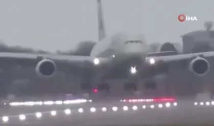 PSG kafilesini taşıyan uçak yan iniş yapmak zorunda kaldı 