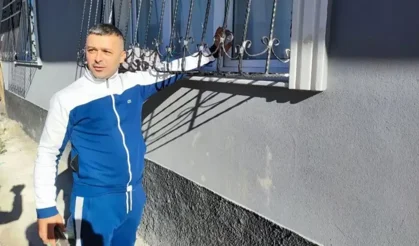 Adana’da bir ailenin arkadaş olduğu karga mahalleliyi canından bezdiriyor