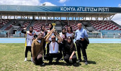 Malatya'nın kızları Konya'da tarih yazdı! Pistin en büyüğü oldular