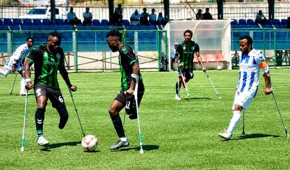 Malatya'da Ampute futbol resitali! Sahasında ilk 4'ü garantiledi