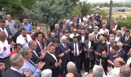 MHP’li yeni yönetimin ilk durağı şehitlik oldu