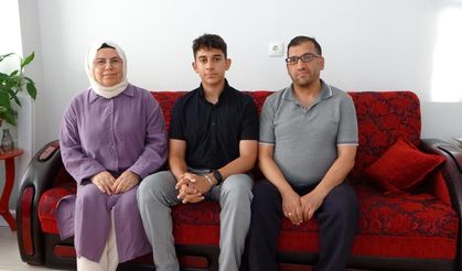Akıllı telefonu rafa kaldırdı, LGS şampiyonu oldu: "Bir yıl boyunca telefon kullanmadım"