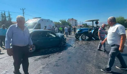 Doğanşehir’de otomobil ile traktör çarpıştı! 3 yaralı