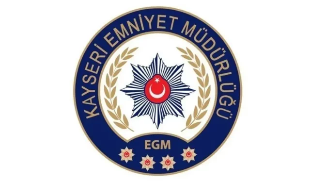 Kayseri’de kar yağışı nedeniyle mahsur kalan 4 kişi kurtarıldı